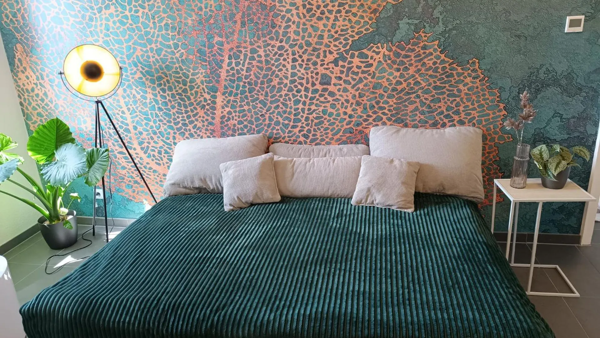 Modernes, Zentrales Apartment In Troisdorf, Region Koeln Bonn, 3 Etage, Maximal Fuer 4 Personen, Parkplatz & Netflix Inklusive